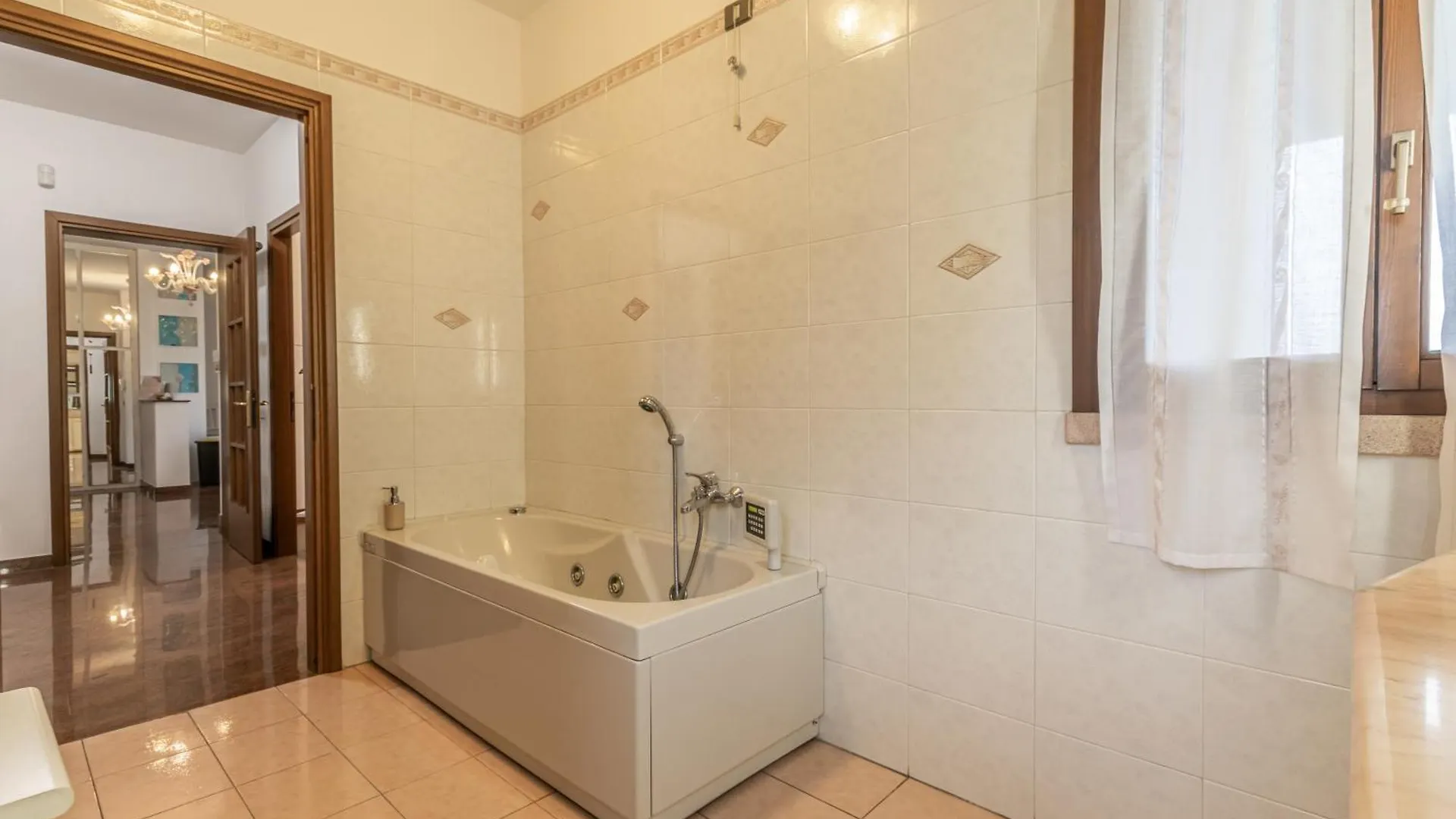 Residenza Capuano - Affitti Brevi Italia Hotel Modena Guest house