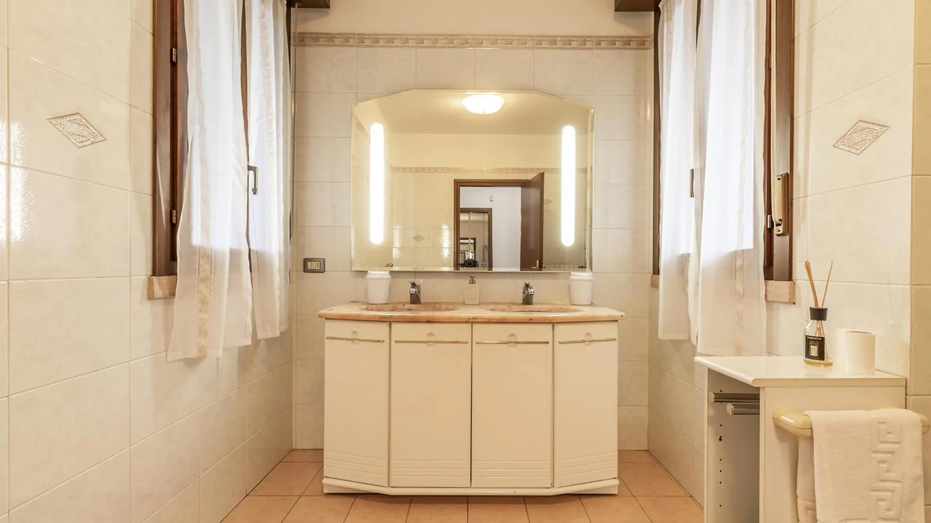 Penzion Hotel Residenza Capuano - Affitti Brevi Italia Modena
