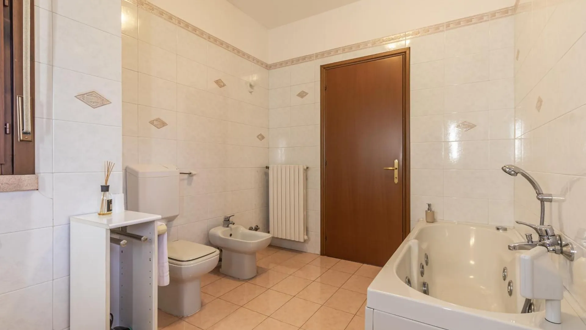 Hotel Residenza Capuano - Affitti Brevi Italia Modena Itálie